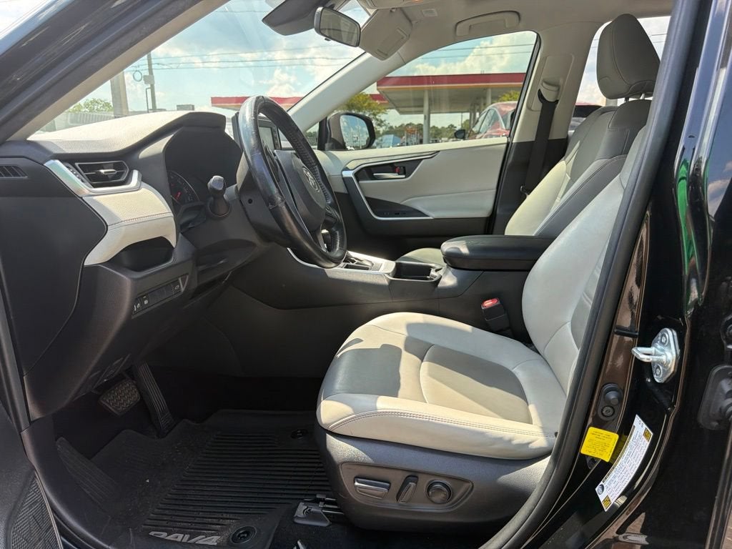 2020 Toyota RAV4 XLE Premium