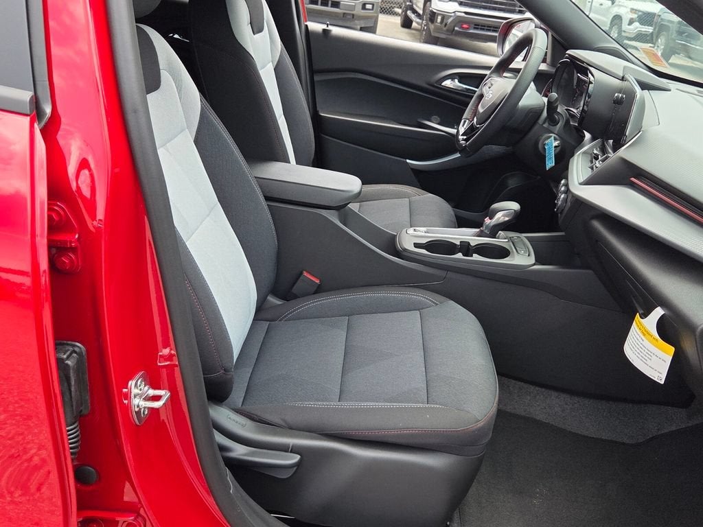 2026 Chevrolet Trax RS - Photo 13