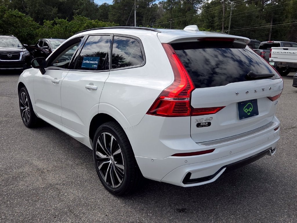 2023 Volvo XC60 B5 Plus Dark Theme