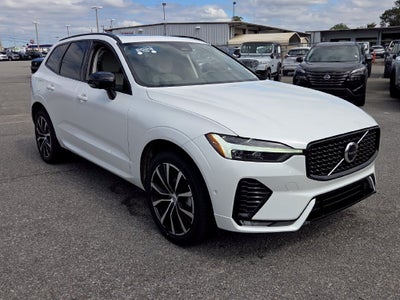 2023 Volvo XC60 B5 Plus Dark Theme
