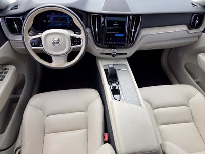2023 Volvo XC60 B5 Plus Dark Theme
